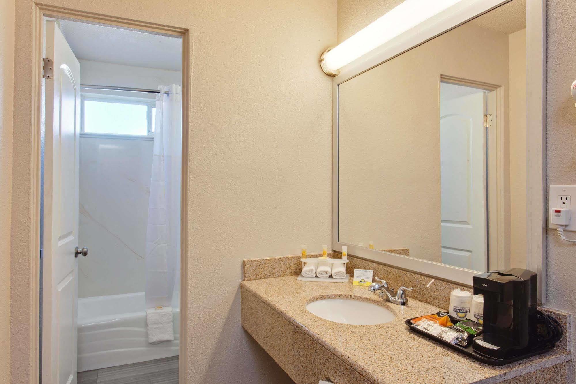 Days Inn By Wyndham Chowchilla Gateway To Yosemite Luaran gambar
